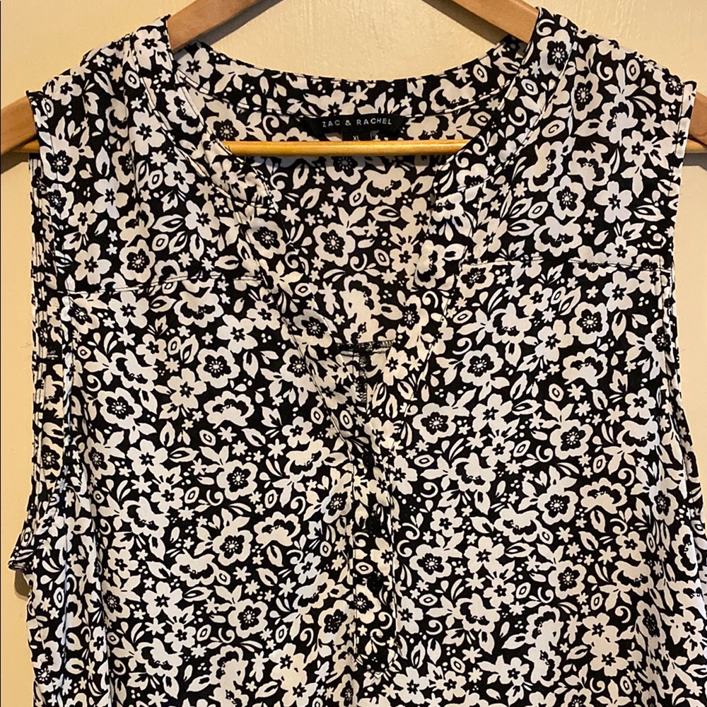 Zac & Rachel Women's Black and White Floral Top